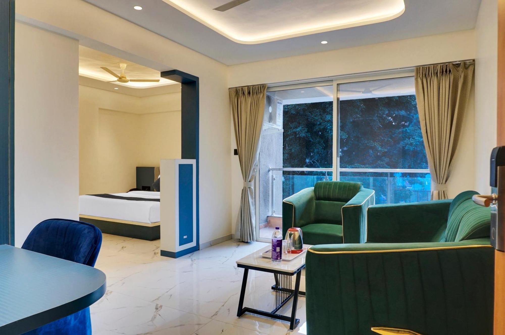 Palm Suites Baner- Indian Nationals Only Pune Eksteriør billede