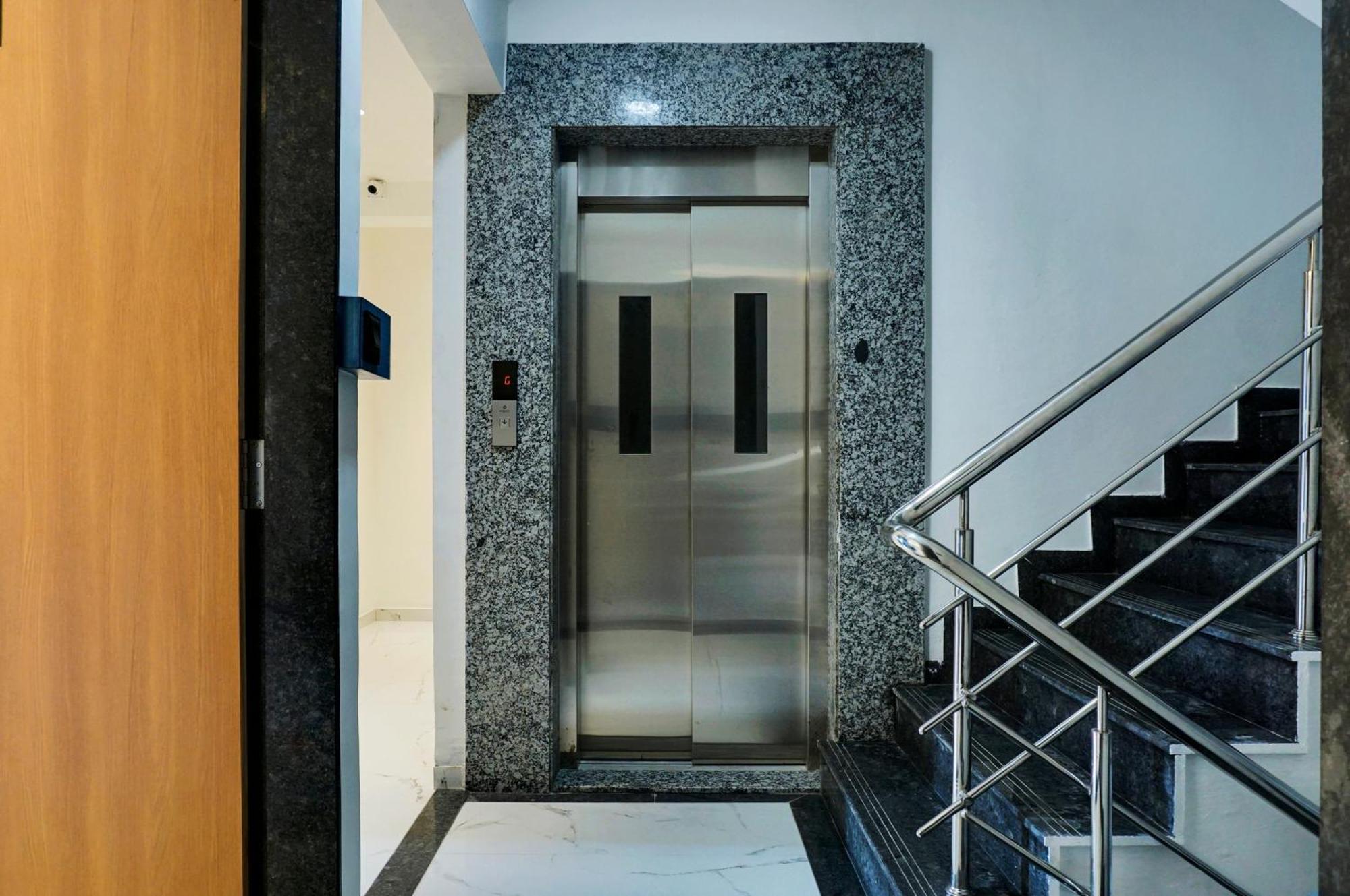 Palm Suites Baner- Indian Nationals Only Pune Eksteriør billede