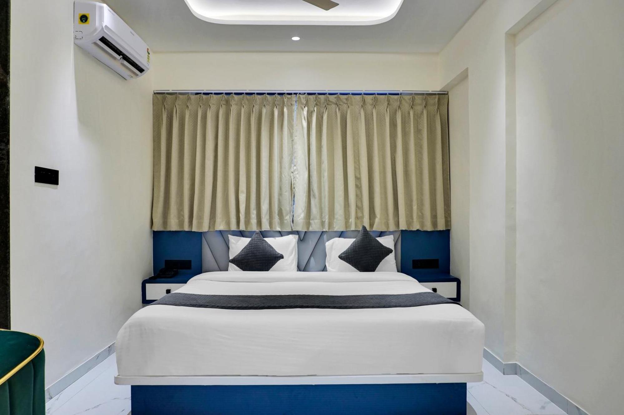 Palm Suites Baner- Indian Nationals Only Pune Eksteriør billede