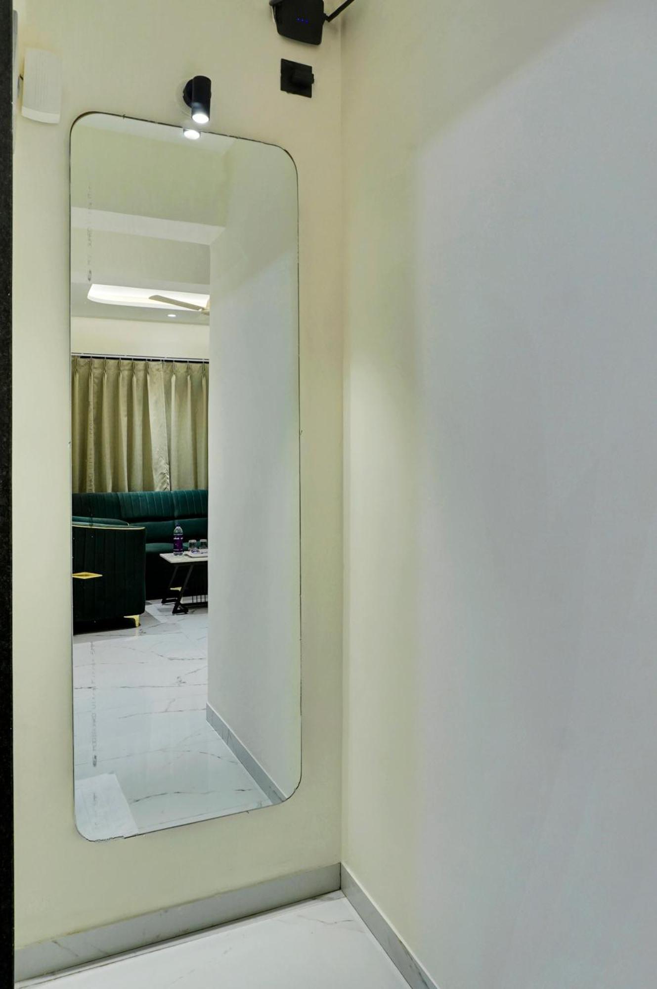 Palm Suites Baner- Indian Nationals Only Pune Eksteriør billede
