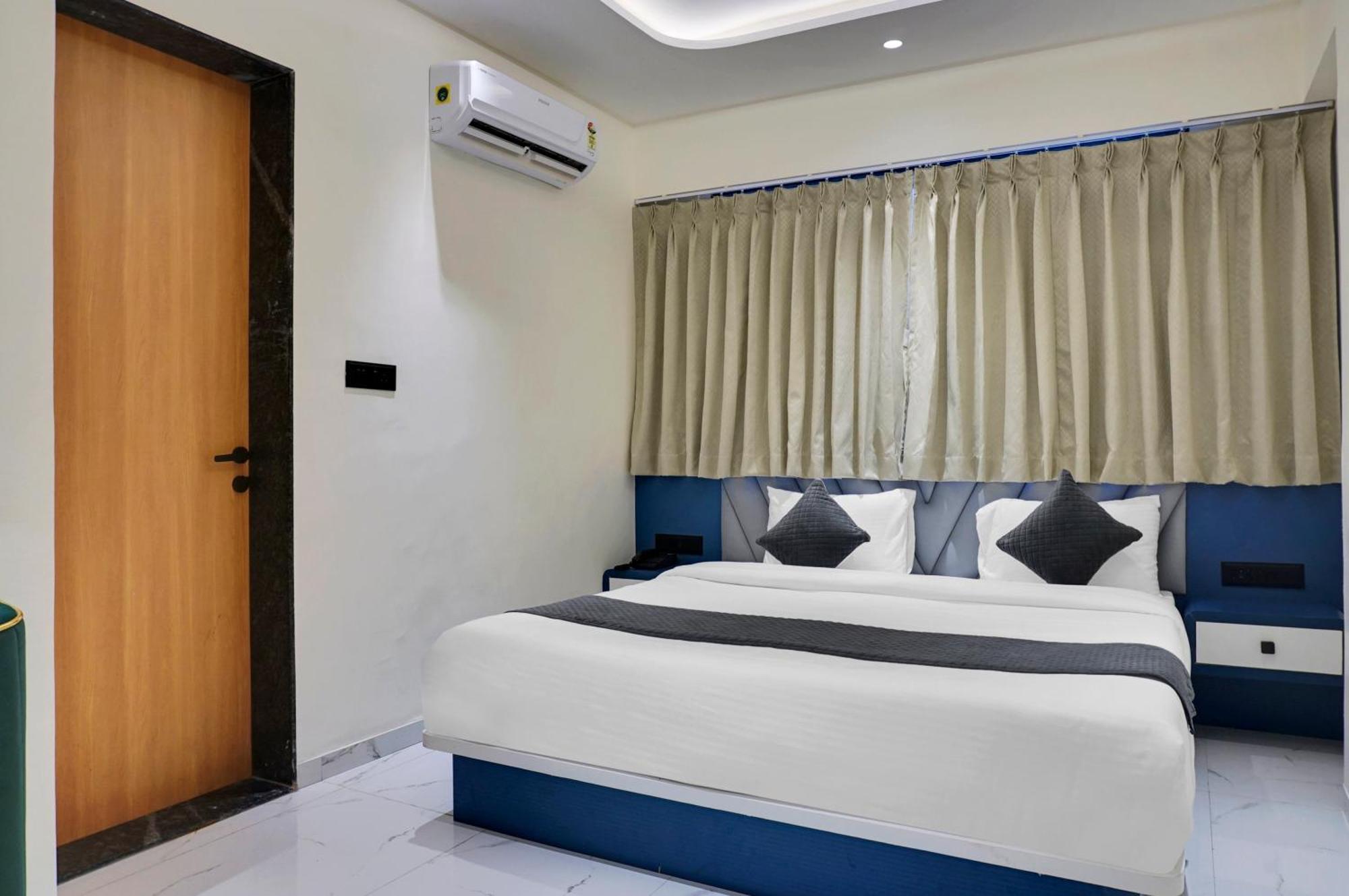 Palm Suites Baner- Indian Nationals Only Pune Eksteriør billede