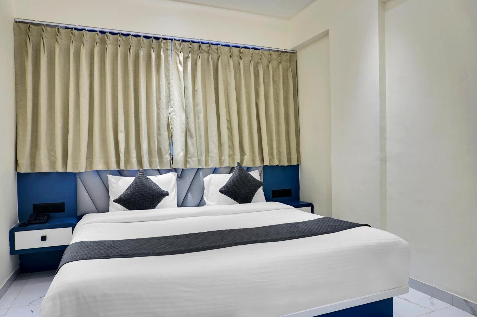 Palm Suites Baner- Indian Nationals Only Pune Eksteriør billede